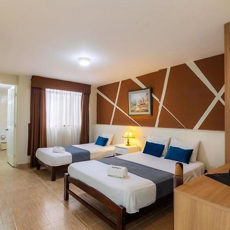 Hotel Country Trujillo Encalada Екстер'єр фото