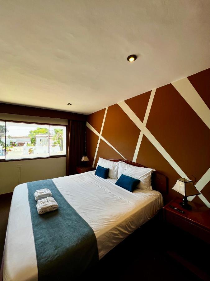 Hotel Country Trujillo Encalada Екстер'єр фото