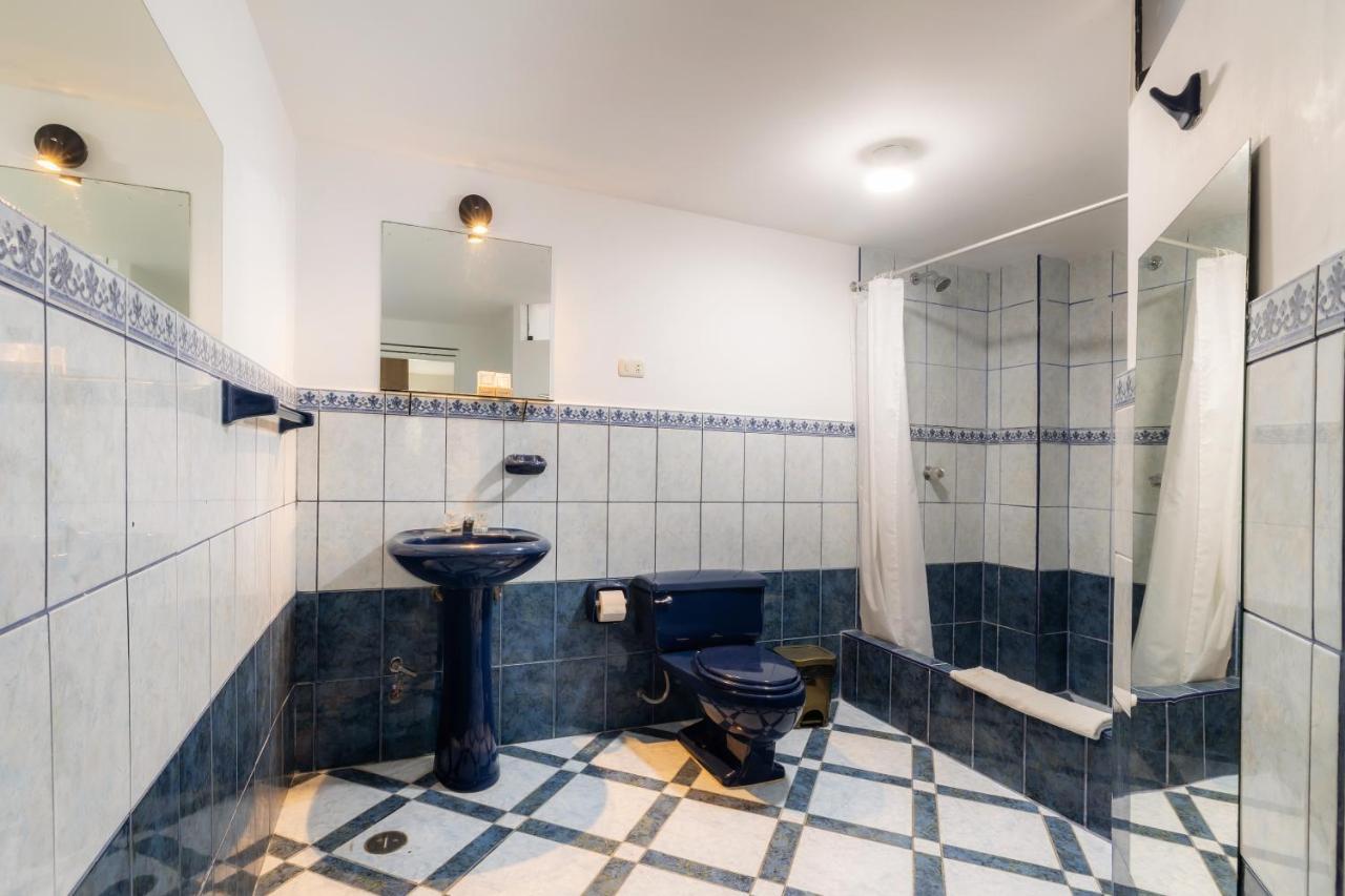 Hotel Country Trujillo Encalada Екстер'єр фото