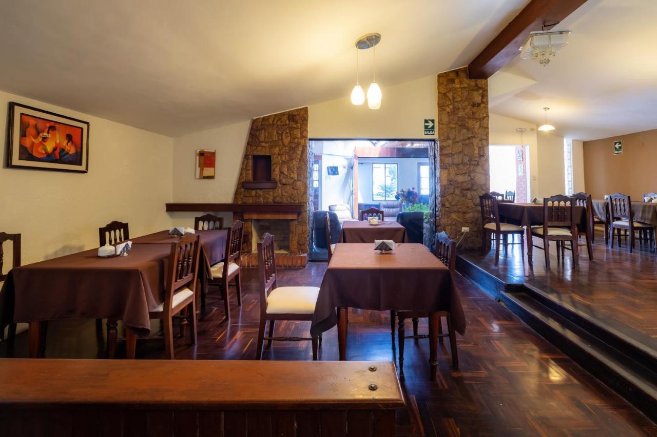 Hotel Country Trujillo Encalada Екстер'єр фото