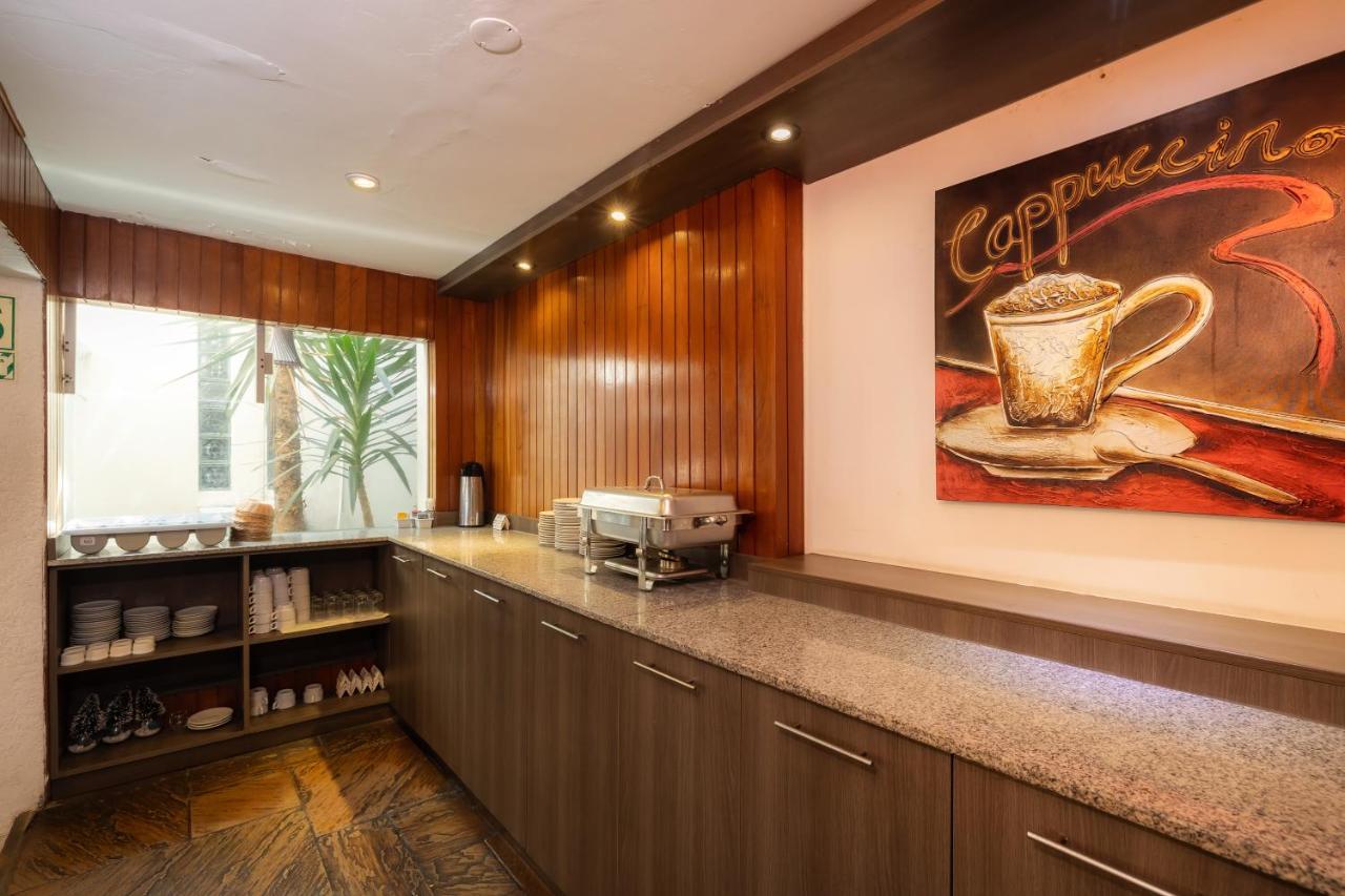 Hotel Country Trujillo Encalada Екстер'єр фото