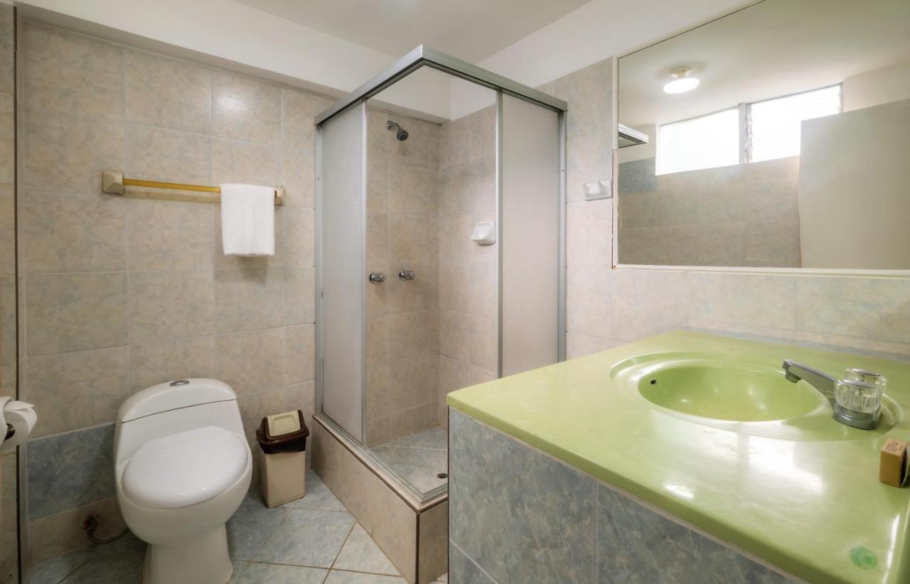 Hotel Country Trujillo Encalada Екстер'єр фото