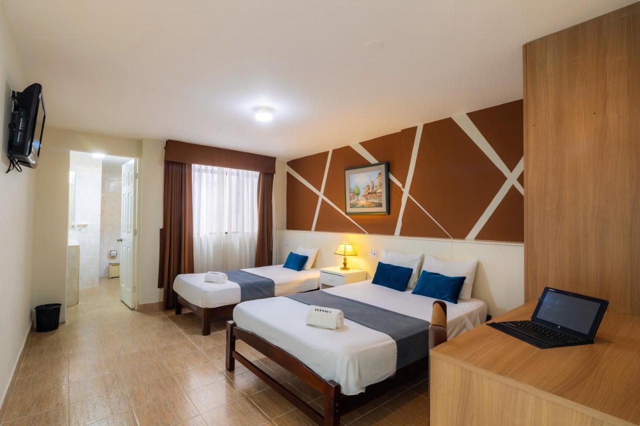 Hotel Country Trujillo Encalada Екстер'єр фото