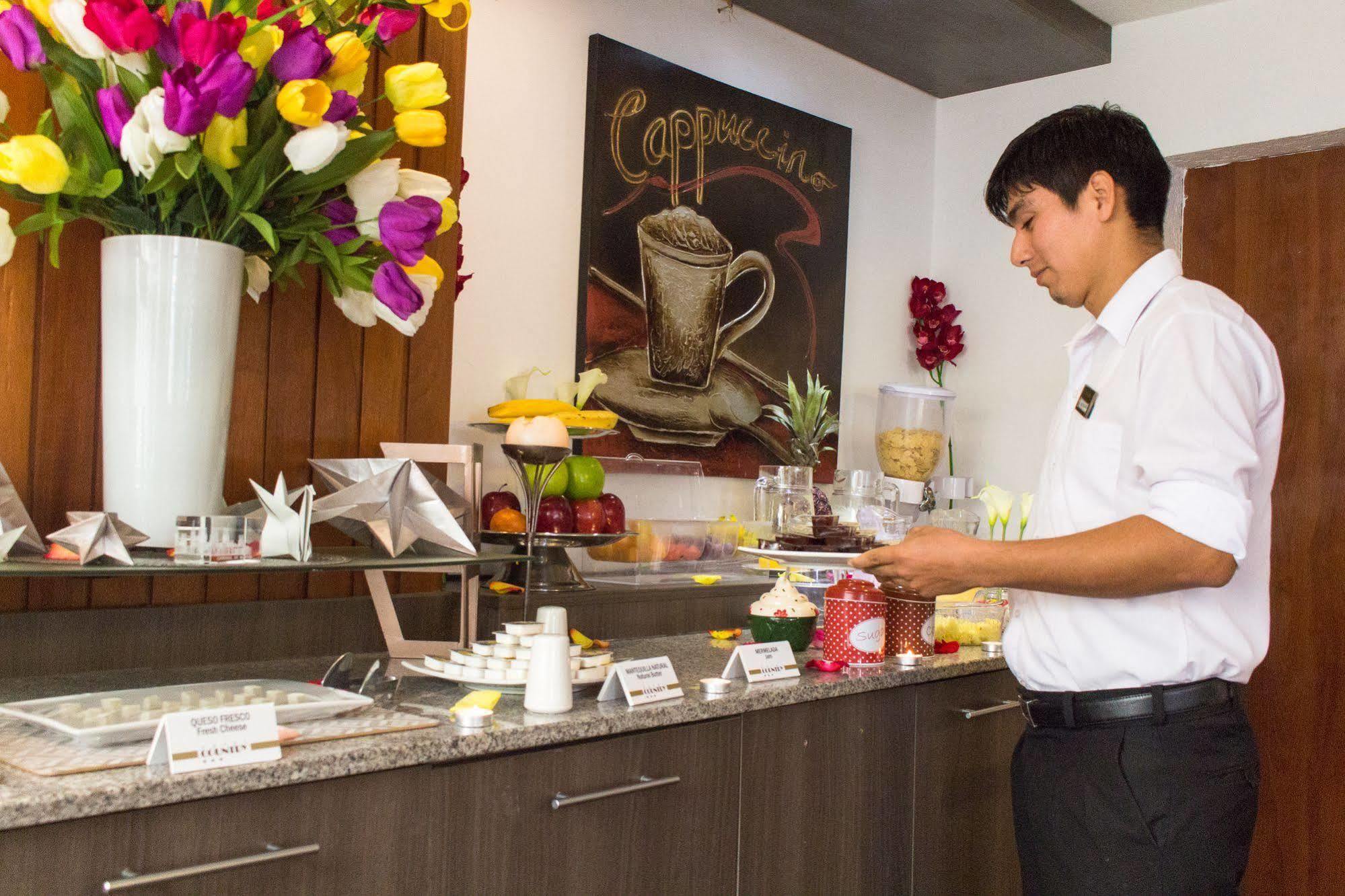 Hotel Country Trujillo Encalada Екстер'єр фото